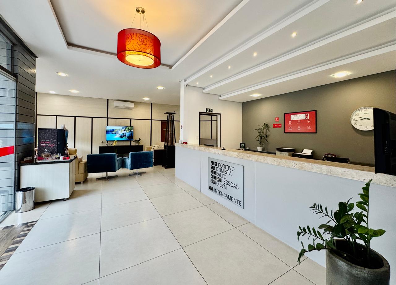 Hotel Comodità — fachada no centro de Sapiranga/RS